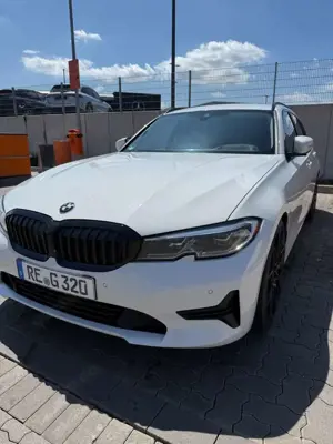 BMW 320 320d Touring Aut. Advantage