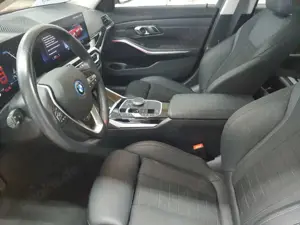 BMW 320 320e Touring Aut. Navi SHz LED Bild 3