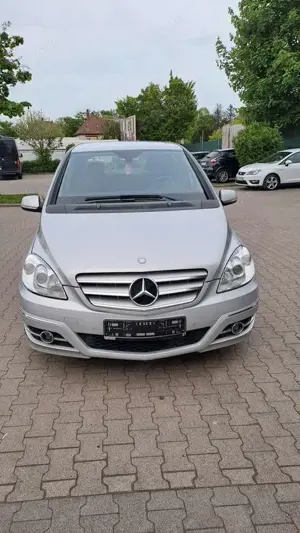 Mercedes-Benz B 180 CDI Autotronic Special Edition Bild 4