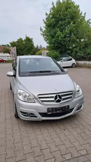 Mercedes-Benz B 180 CDI Autotronic Special Edition Bild 3