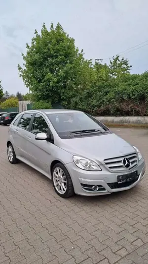 Mercedes-Benz B 180 CDI Autotronic Special Edition Bild 5
