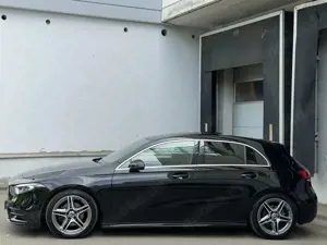 Mercedes-Benz A 180 D AMG LED MBUX Panorama Burmester Spurhalte Bild 3