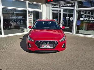 Hyundai i30 Kombi 1,4l MPI 100PS M/T FAMILY PLUS Bild 2
