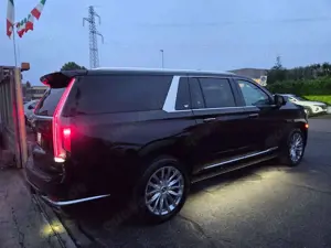 Cadillac Escalade Escalade ESV 6.2 V8 AWD AT Premium