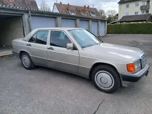 Mercedes-Benz 190 190 E 2.0