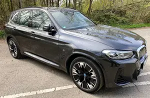 BMW iX3 BMW Impressive M-Paket aus 1. Hand - Shadow Line
