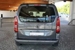 Toyota Proace City Verso 1.2  Team Deutschland Kamera Bild 4