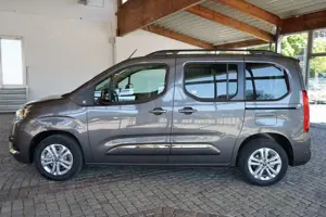 Toyota Proace City Verso 1.2  Team Deutschland Kamera Bild 2