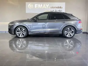 Audi Q8 45 TDI quattro S - Line P.Dach/ AHK/