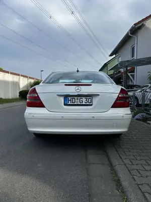 Mercedes-Benz E 350 7G-TRONIC Avantgarde Bild 5