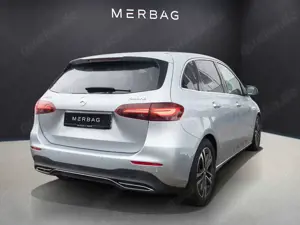Mercedes-Benz B 250 4MATIC ACC LED Navi SHZ Winterp. Kam. LM Bild 2