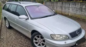 Opel Omega Omega Caravan 3.2 Design Edition Bild 4