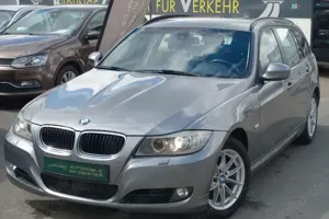 BMW 320 Touring 320d*XENON*NAVI*SHZ*PDC*EURO 5*FACELIFT*