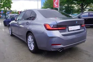 BMW 318 318i Limousine Aut. LED Navi Totwinkel Kamera Bild 3