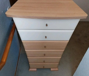 Grosse Kommode aus Holz  Bild 4