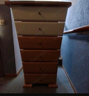Grosse Kommode aus Holz  Bild 2