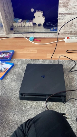 das ist ein spielgerät eine playstation 4