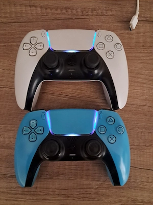 PS5 Digital Edition 825GB + 2 Controller   Abholung Bild 5