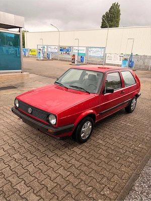 Vw Golf 2 1,8 CL Tüv Neu  Bild 2