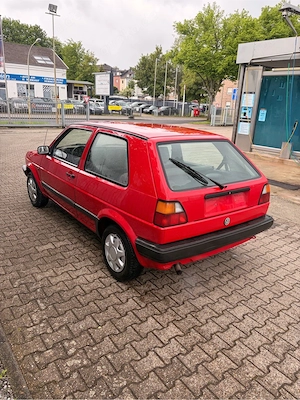 Vw Golf 2 1,8 CL Tüv Neu  Bild 4