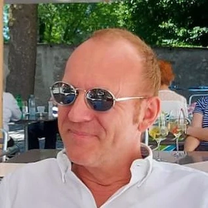 Hey Hallo bist du auch neugierig 