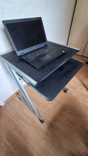 Computertisch in gutem Zustand