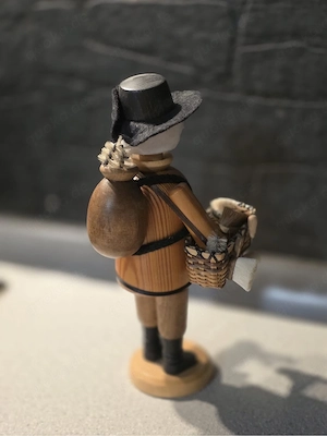 Räuchermännchen Erzgebirge Maler Künstler mit Original Siegel Bild 3