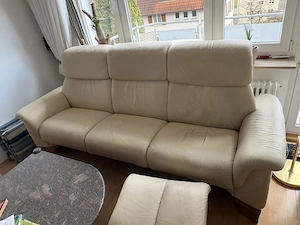 Stressless Sofa, Couchgarnitur. Couch, Leder, beige, 3-Sitzer, Hocker, Wohnzimmer
