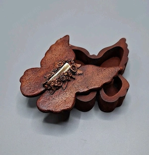 Holzdose Schmetterling Schmuckkästchen Dekor  und Perlmutt 10cm l