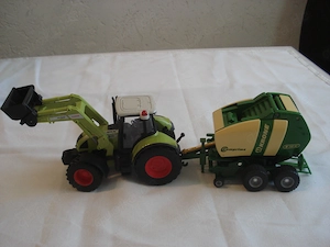 Metall Traktor Claas Arion + Siku Ballenpresse 1:32 ohne OVP