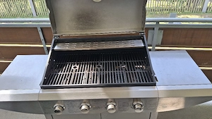Gasgrill mit 4 Brenner  Bild 3