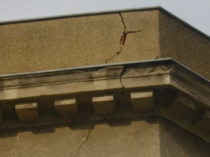 Immobilien in Görlitz mit Schimmel oder Einsturzgefahr, Gutachter berät  Bild 2