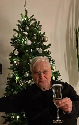 Reifer Mann sucht nette Frau für Zärtlichkeiten 