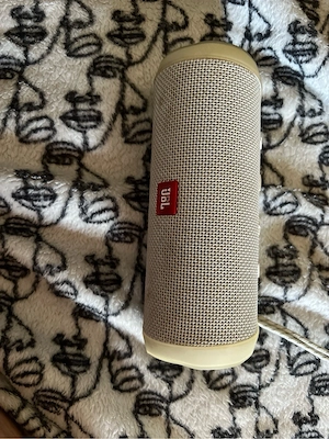 jbl box flip 4