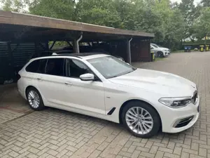 BMW 530 530d Touring Aut. Luxury Line Bild 2
