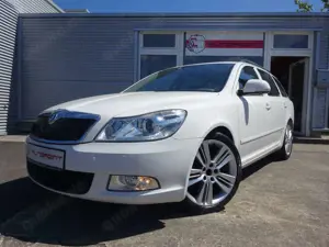Skoda Octavia OCTAVIA 2.0TDI DSG COMBI NAVI SHZ 18" RS ALU