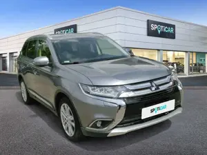Mitsubishi Outlander Edition 100+ 4WD Bild 3