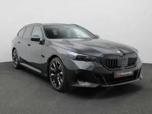 BMW 530 e xDrive M Sport Touring HUD AHK Pano Navi Bild 2