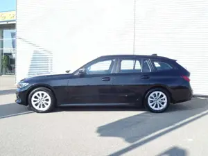 BMW 318 3er - 318 i Advantage Autom./Klima/LED Sitzhzg./BC Bild 3