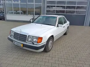 Mercedes-Benz E 200 124