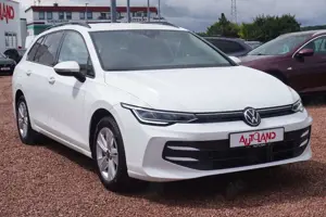 Volkswagen Golf VIII Variant 1.5 TSI Life LED ACC PDC DAB