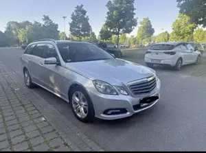 Mercedes-Benz E 200 T Kompressor Automatik Avantgarde