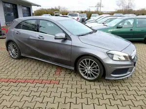 Mercedes-Benz A 180 A 180 AMG Line