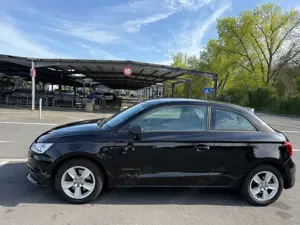 Audi A1 A1 1.4 TFSI S tronic S line edition Bild 2