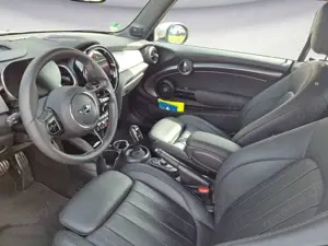 MINI Cooper S Cabrio JCW Trim Steptronic EDC RFT Bild 2