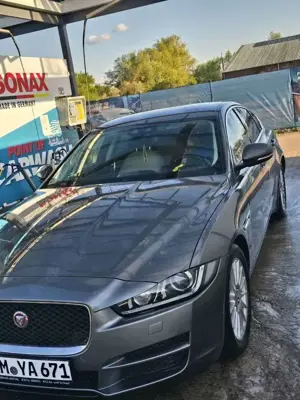 Jaguar XE Prestige