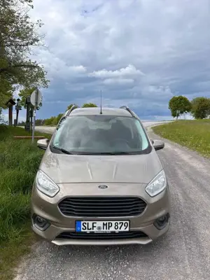 Ford Tourneo Courier Titanium