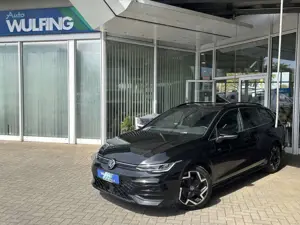 Volkswagen Golf Var. 1.5eTSI R-LINE ACC Kamera Navi FPK