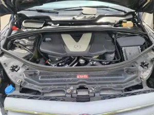 Mercedes-Benz 320