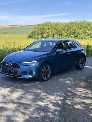 Audi A3 35 TFSI edition Matrix Scheinwerfer Bild 2